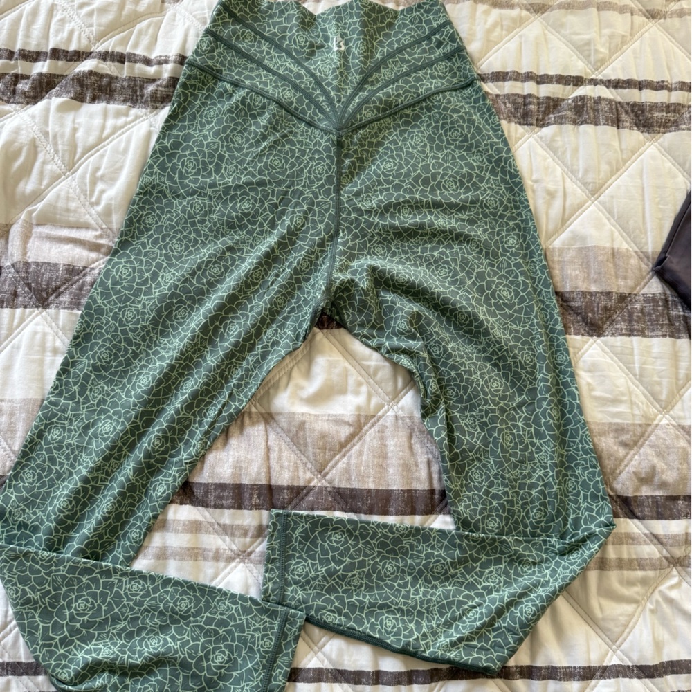 Buff bunny Green Floral Leggings